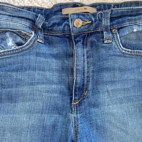 Joe’s High Rise Skinny distressed jeans with destructed ankle - Picture 2 of 9